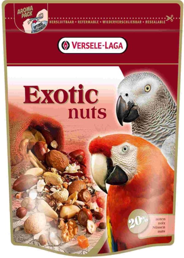 Prestige Papagayos Exotic Nut Mix es una mezcla de cereales cuidadosamente seleccionados y enriquecida con deliciosas nueces con cáscara y frutas secas maduradas al sol. Exotic Nut Mix se elabora exclusivamente con productos frescos y no contiene colorantes ni aromatizantes añadidos, y por ello es un alimento sano y natural para su papagayo. Versele-Laga apoya a Loro Parque Fundación, que trabaja por la conservación de las especies de aves amenazadas y de su hábitat. Al comprar este producto usted colabora con Loro Parque Fundación en la ayuda a la naturaleza. Cereales (e.o. maíz palomero) Semillas Mezcla de nueces con cáscara: Cacahuetes, Avellanas, Nueces de Brasil, Pacanas, Nueces, Almendras, Nueces de cerdo Mezcla de frutas secas: Plátanos, Pasas, Papaya, Albaricoques, Mezcla de verduras secas: Semillas de calabaza, Pimientos Peso de 750g